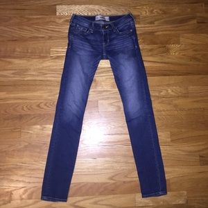 Dark wash Hollister skinny jeans
